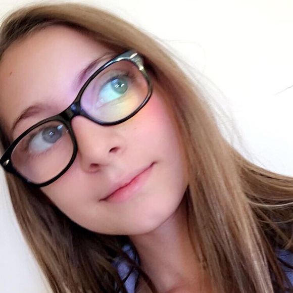 Meet your Posher, Meg - Picture 1 of 1